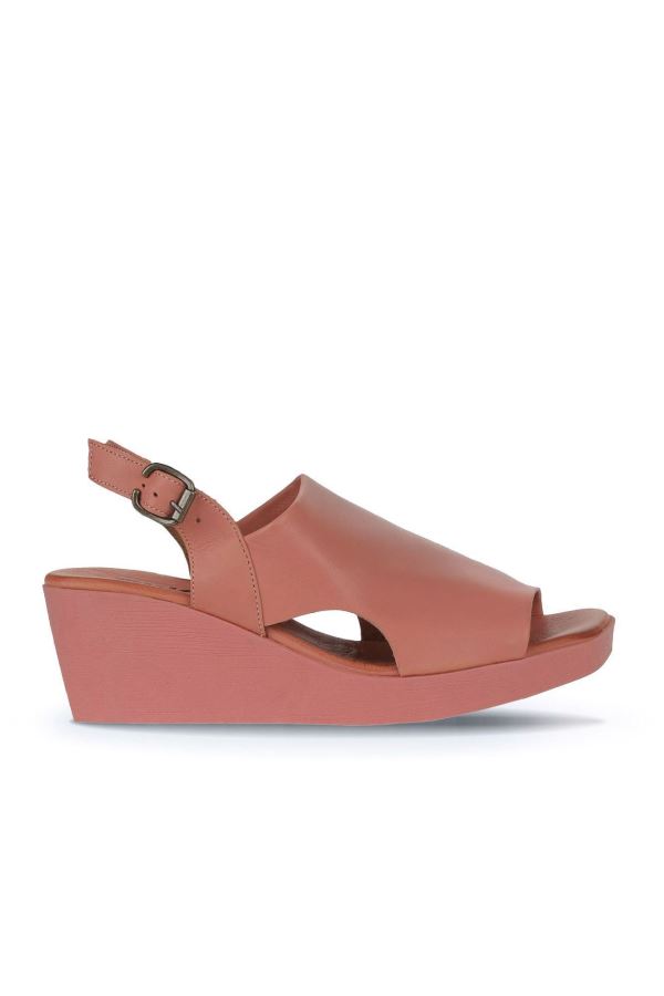 Pembe Deri Kadın Dolgu Topuklu Sandalet