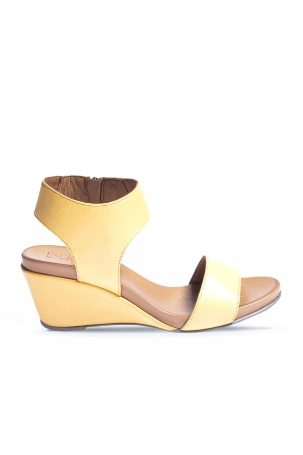 Sarı Deri Kadın Dolgu Topuklu Sandalet