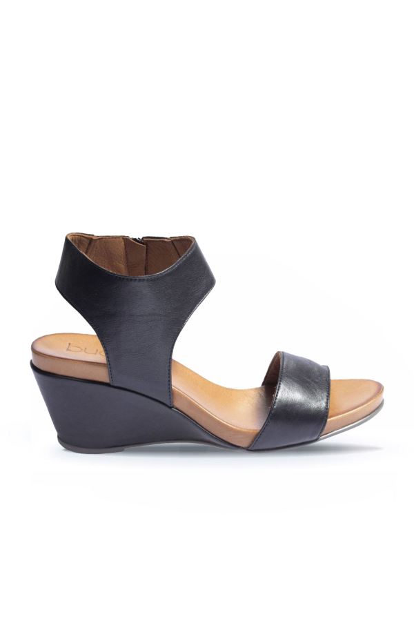 Siyah Deri Kadın Dolgu Topuklu Sandalet