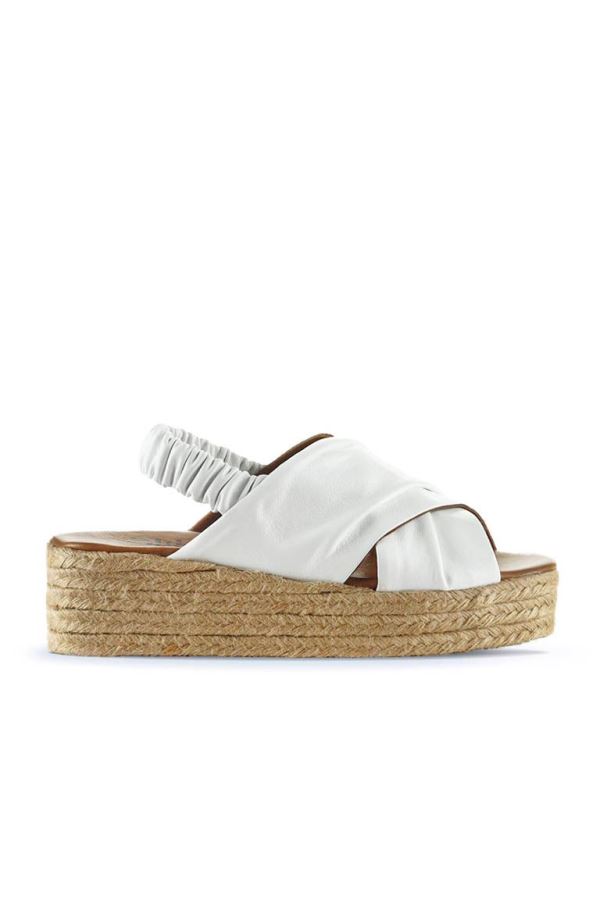 Beyaz Deri Kadın Dolgu Topuklu Sandalet 