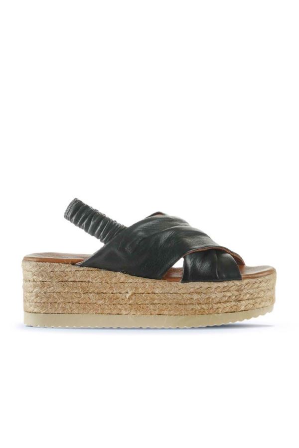 Siyah Khv-Bej Deri Kadın Dolgu Topuklu Sandalet