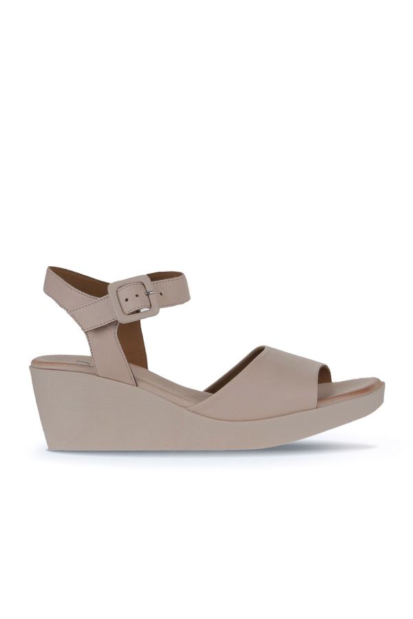 Pembe Pembe Deri Kadın Dolgu Topuklu Sandalet