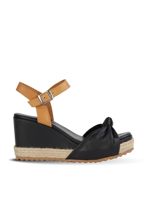 Siyah Taba Deri Kadın Dolgu Topuklu Sandalet
