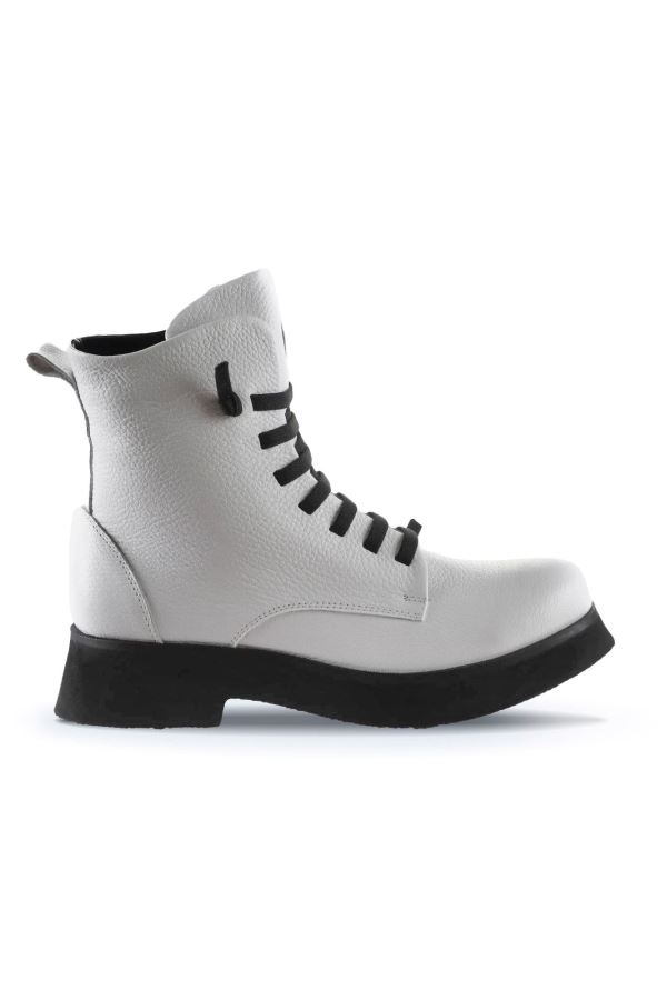 Beyaz Flotter Deri Kadın Dolgu Topuklu Bot