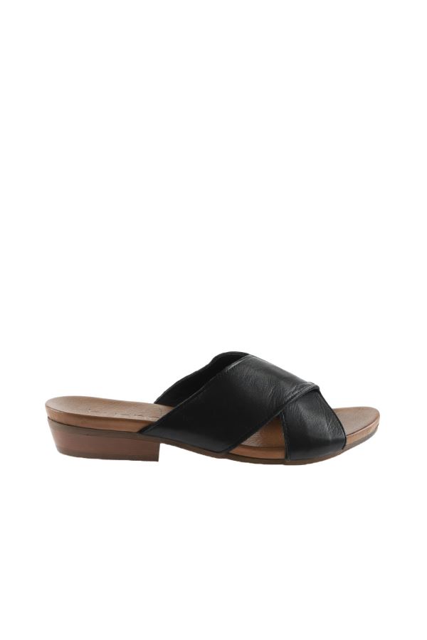 Siyah Deri Kadın Az Topuklu Terlik
