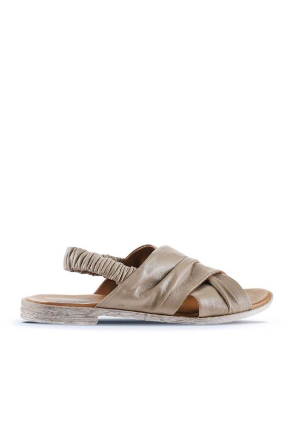 Gümüş Deri Kadın Düz Sandalet