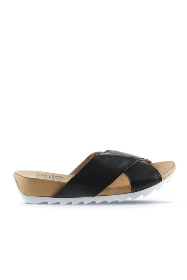 Siyah Deri Kadın Düz Terlik