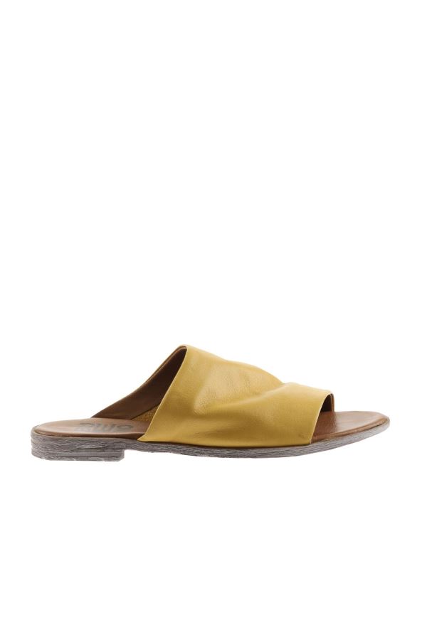 Sarı Deri Kadın Düz Terlik