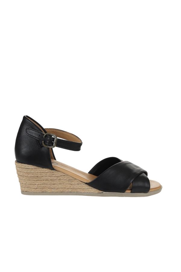 Siyah Deri Kadın Dolgu Topuklu Sandalet