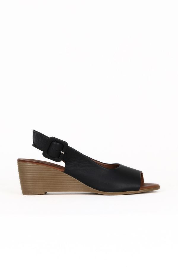 Siyah Deri Kadın Dolgu Topuklu Sandalet