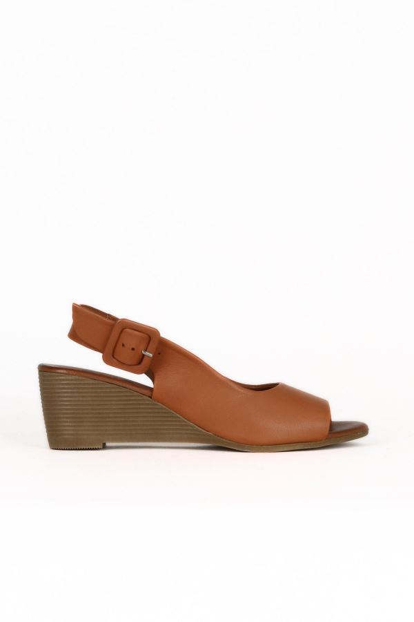 Taba Koyu Deri Kadın Dolgu Topuklu Sandalet