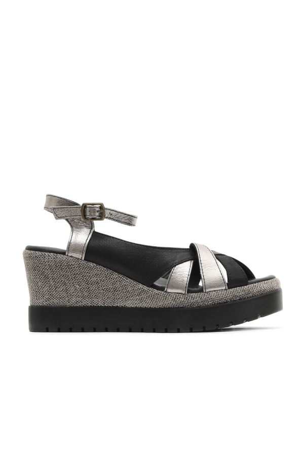 Siyah Gümüş Deri Kadın Dolgu Topuklu Sandalet