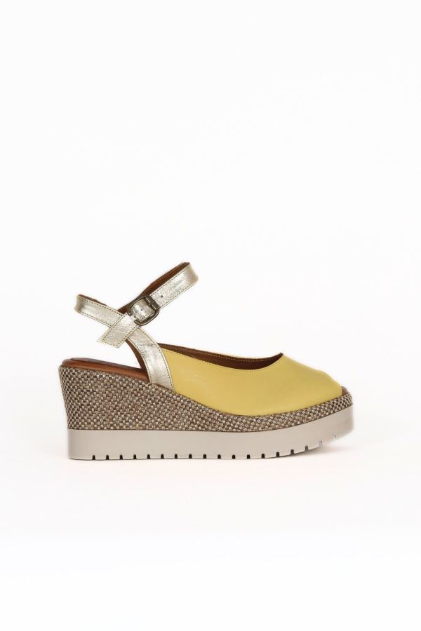 Sarı Deri Kadın Dolgu Topuklu Sandalet 