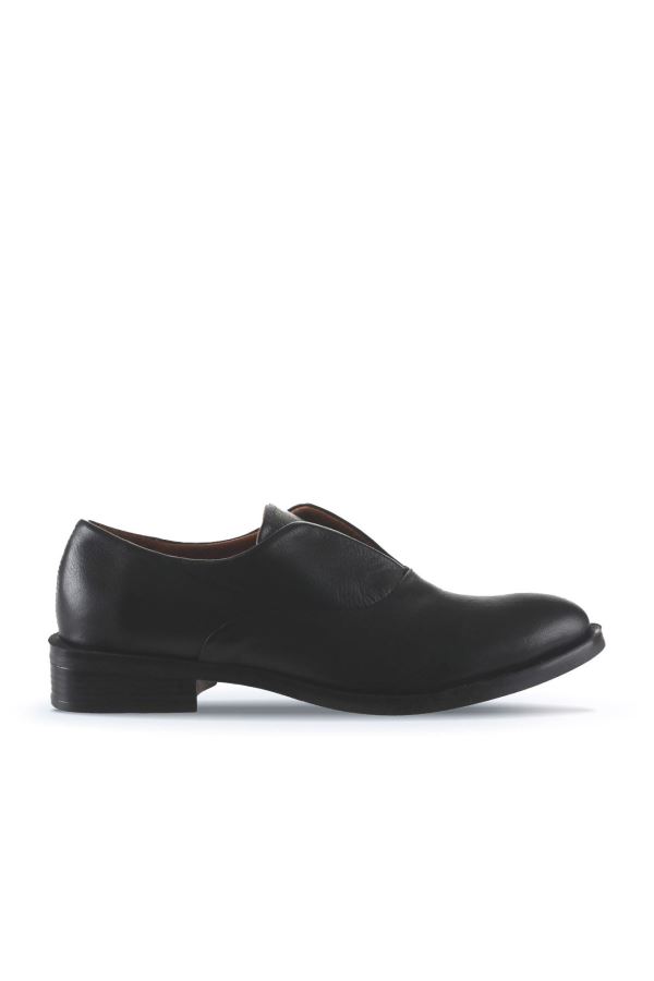 Siyah Deri Kadın Düz Ayakkabı