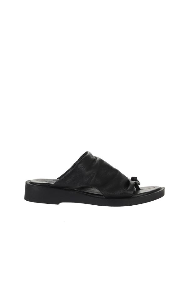 Siyah Deri Kadın Düz Terlik