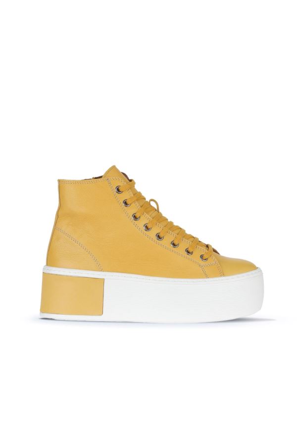 Sarı Deri Kadın Spor Bot