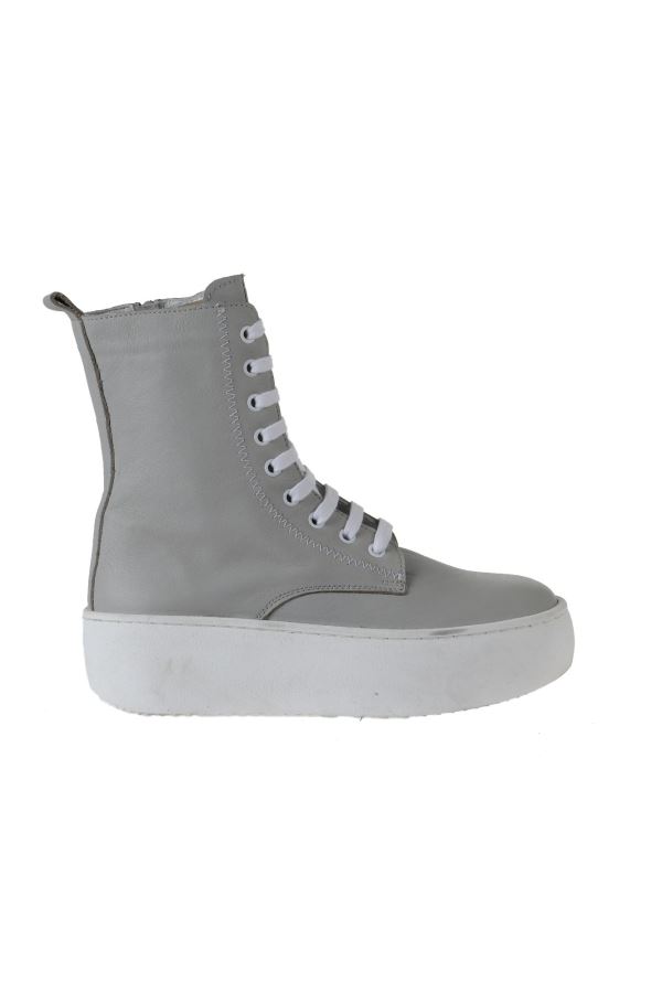 Gri Beyaz Deri Kadın Dolgu Topuklu Bot