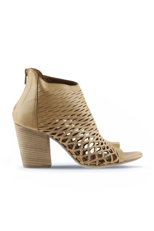 Bej Deri Kadın Topuklu Sandalet