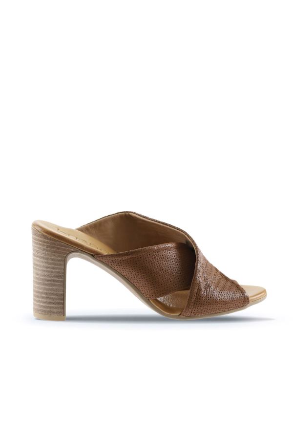 Kahverengi Deri Kadın Topuklu Terlik