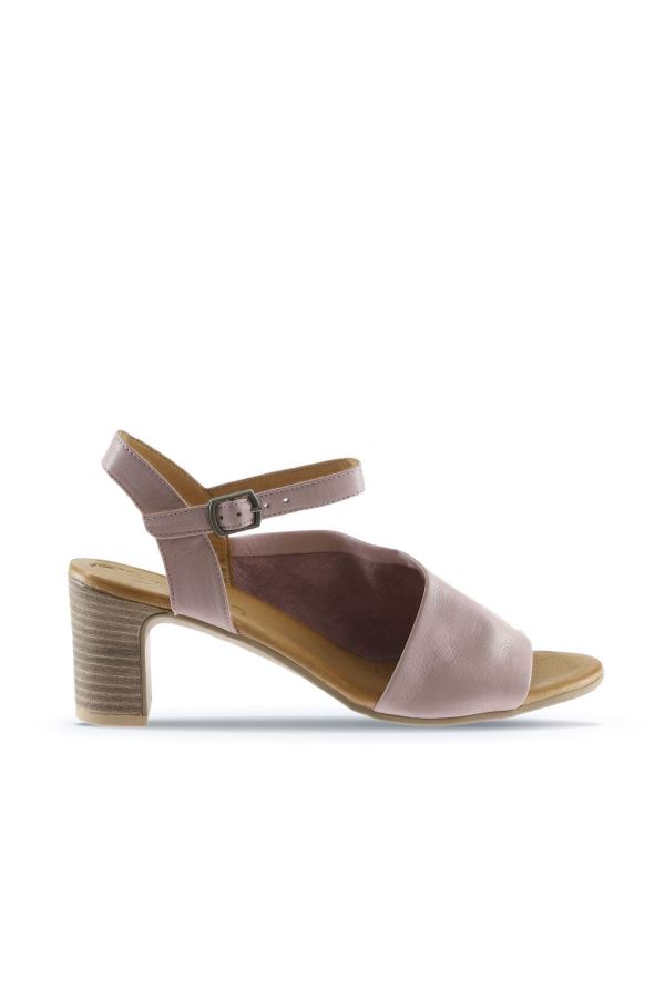 Pembe Deri Kadın Topuklu Sandalet