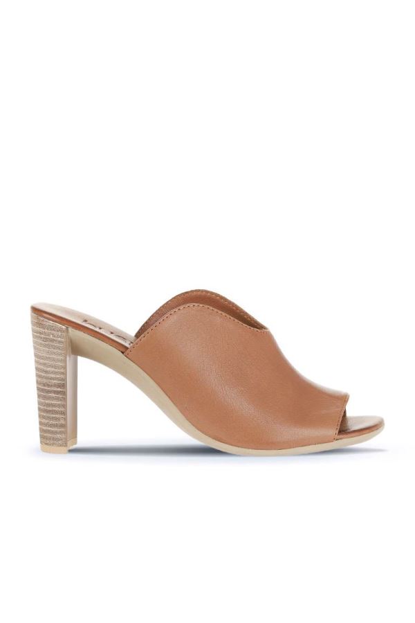 Kahverengi Deri Kadın Topuklu Terlik